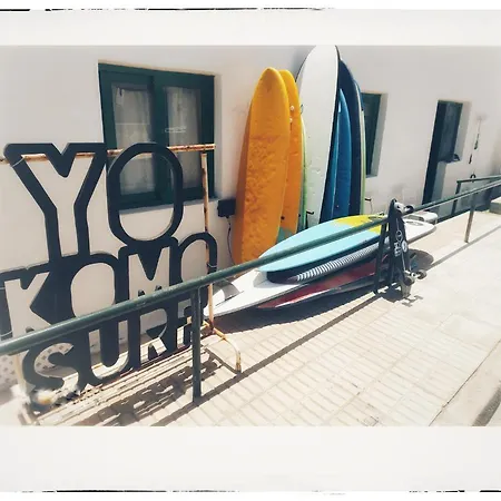 Ostello Yokomosurf Camp Famara
